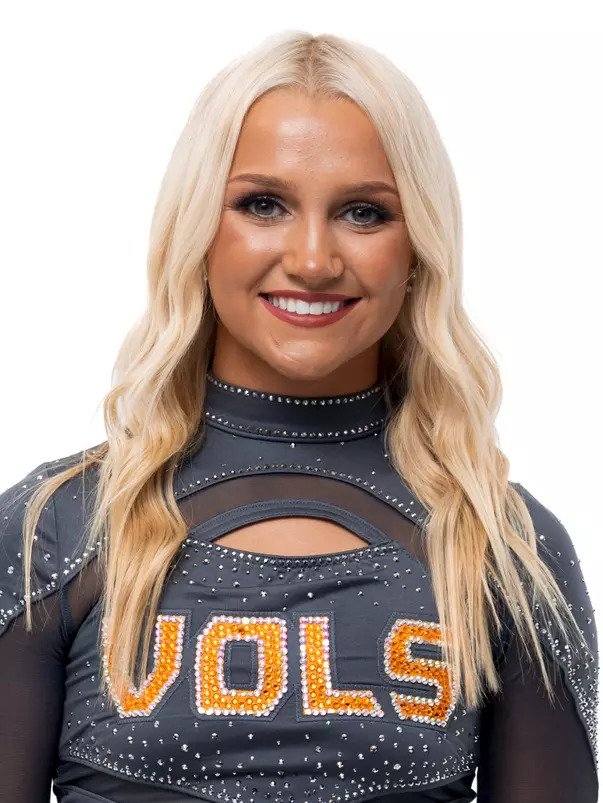 KNOXVILLE, TN - August 14, 2026 - Sydney Ishaug of the Tennessee Volunteers headshot taken in Knoxville, TN. Photo By Andrew Ferguson/Tennessee Athletics
