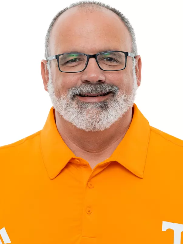 KNOXVILLE, TN - July 28, 2026 - Offensive Line Coach Glen Elarbee of the Tennessee Volunteers headshot taken in Knoxville, TN. Photo By Andrew Ferguson/Tennessee Athletics