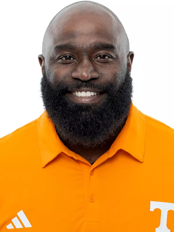 KNOXVILLE, TN - July 28, 2026 - Defensive Analyst Bradley Thomas of the Tennessee Volunteers headshot taken in Knoxville, TN. Photo By Andrew Ferguson/Tennessee Athletics