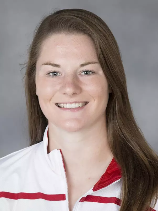 Chloe Miller headshot