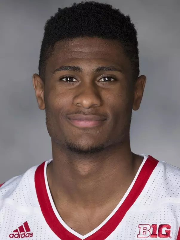 Riley Dearring Head Shot