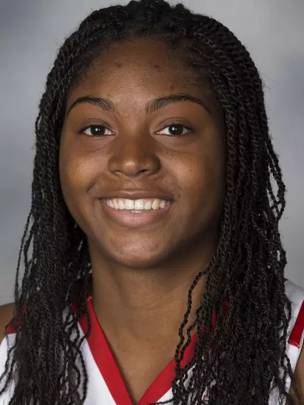 Elizabeth Toye Head Shot