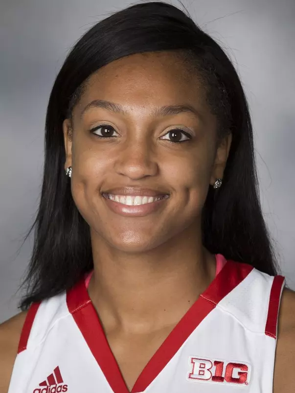 Avyanna Young Head Shot