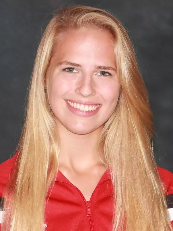 Claire Buck Headshot