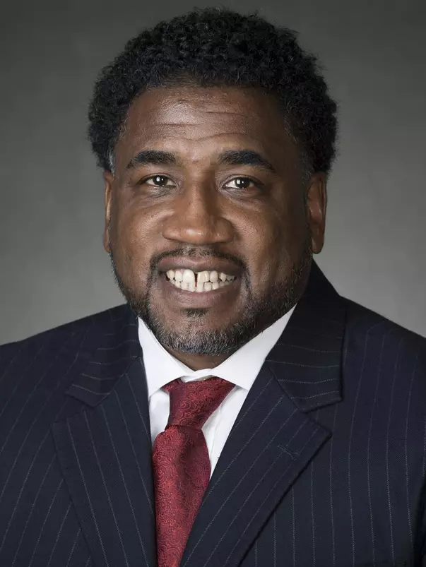 Craig Carter headshot