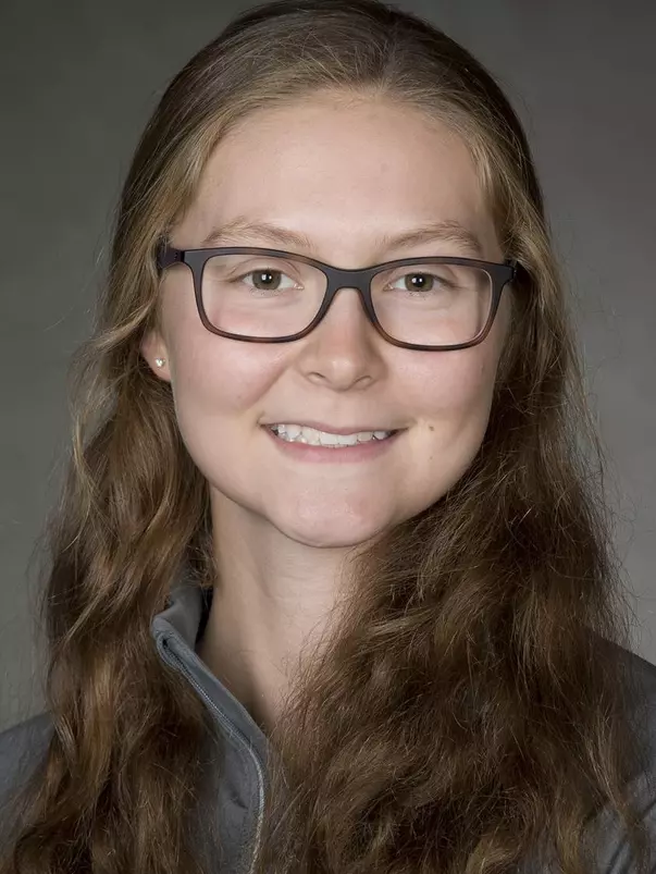 Sarah Roe Headshot 17-18