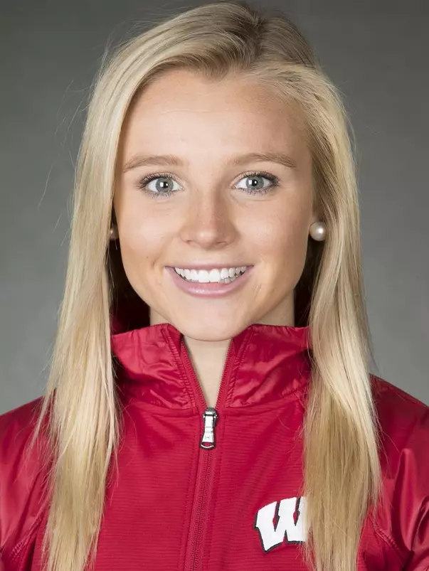 Presley Norby Headshot - 2017-18