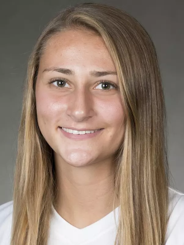 Halle Fiedler Headshot