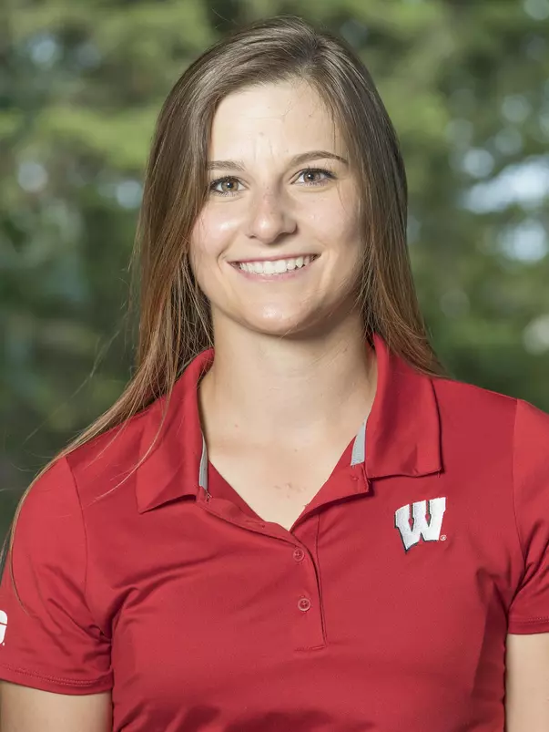 Headshot of Alyssa Gromala (2017)