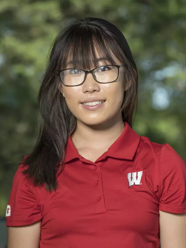 Headshot of Nat Zeng (2017)