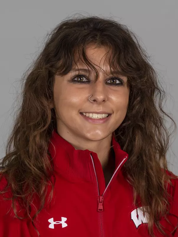 Izzy Owca Headshot 2018