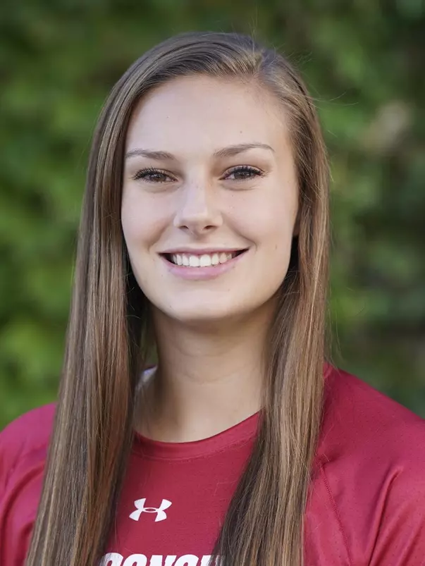 Izzy Ashburn Headshot