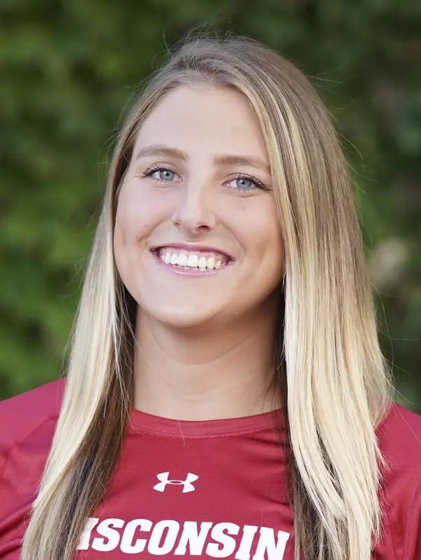 Grace Loberg Headshot