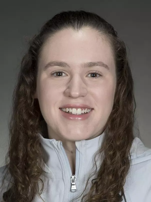 Izzy Lampre Headshot 2019-20