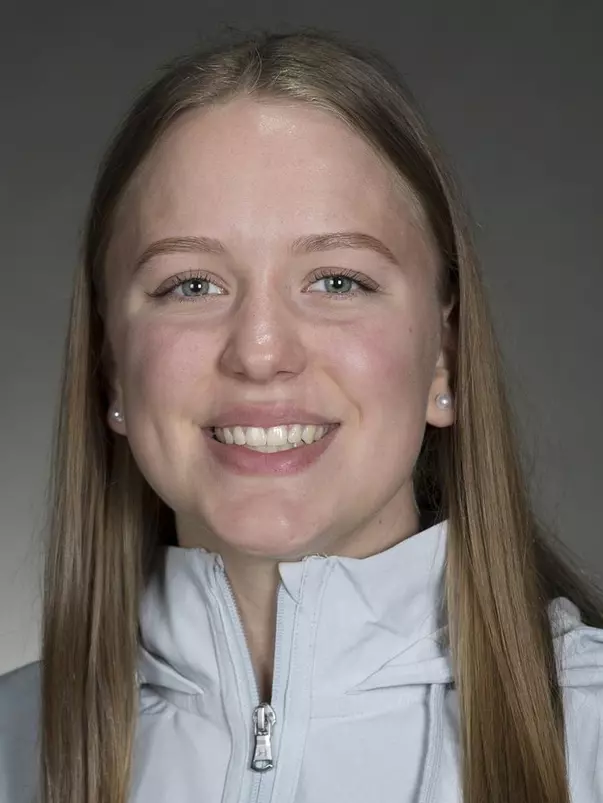 Elizabeth Moore Headshot 2019-20