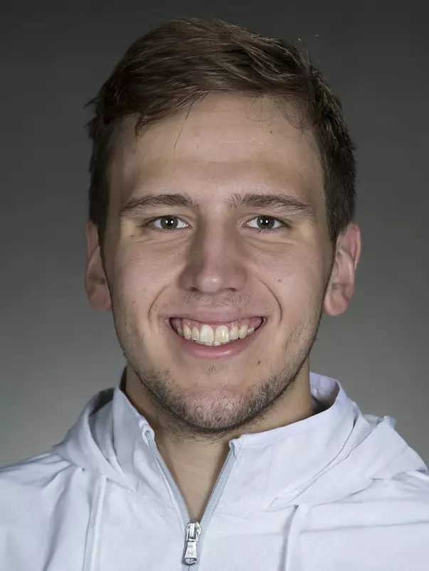 Robert Niemann Headshot 2019-20