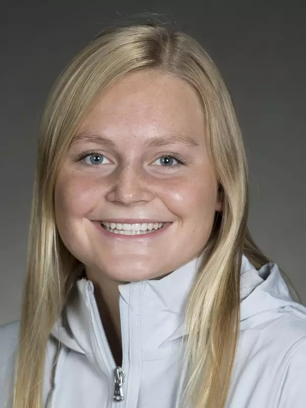 Holly Stoll Headshot 2019-20