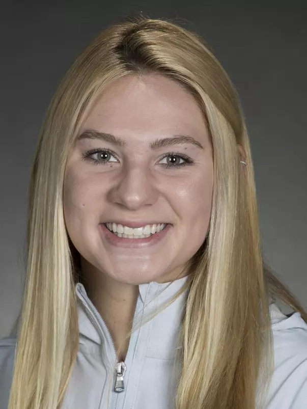 Madison Waechter Headshot 2019-20