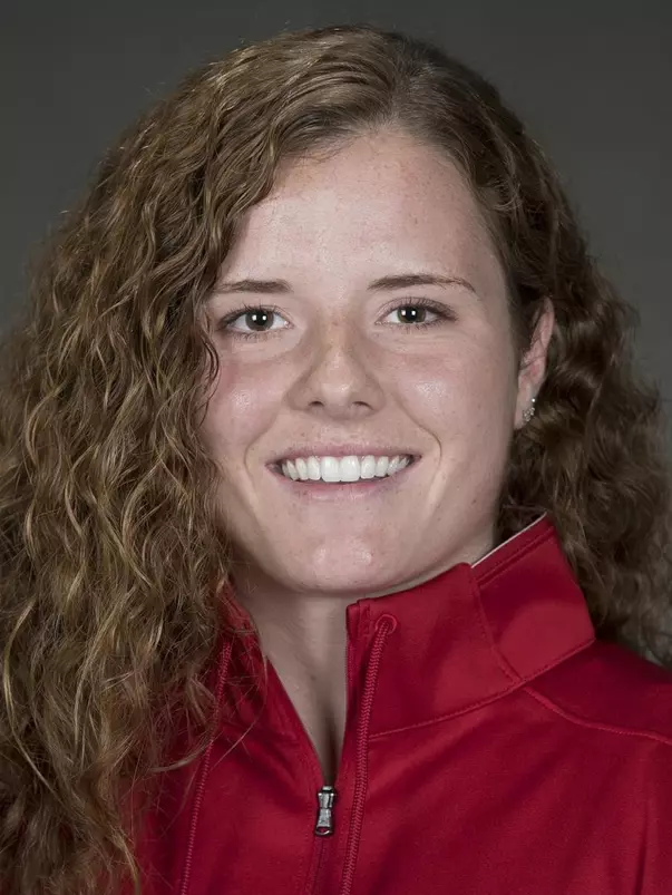 Britta Curl headshot