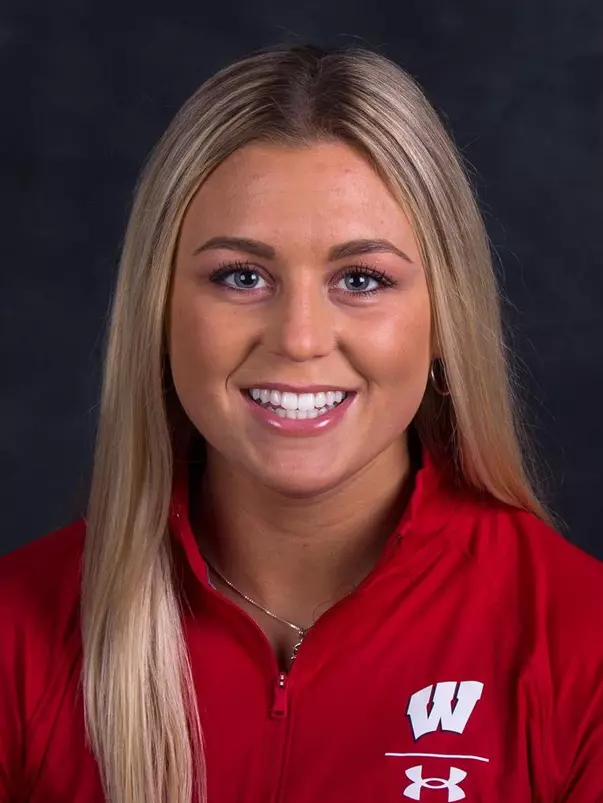 Brette Pettet Headshot