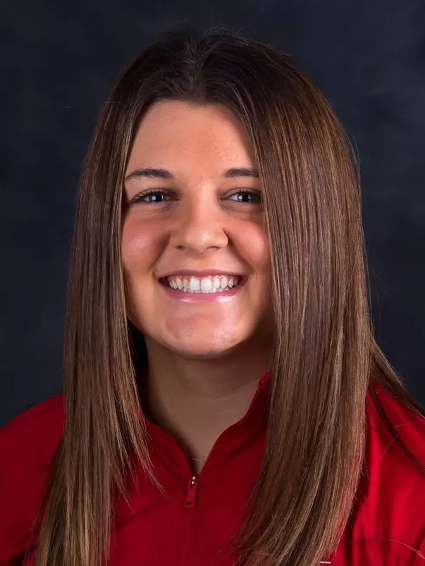Caitlin Schneider Headshot