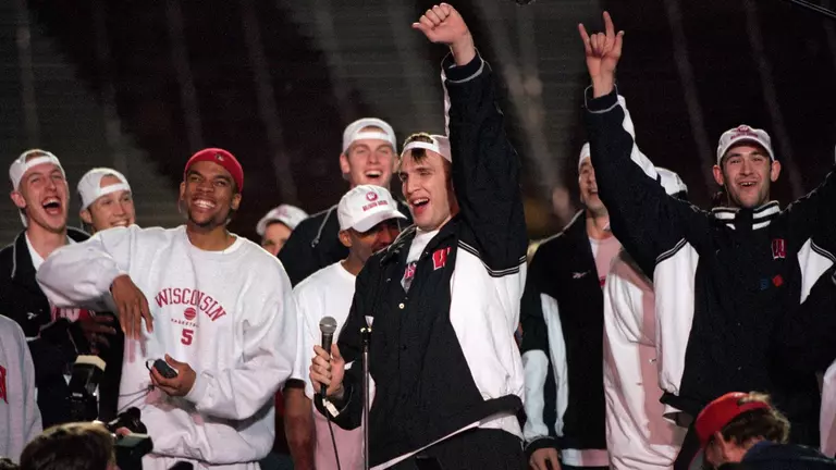 1999-2000 men's basketball team at Camp Randall celebration for 2000 NCAA Final Four