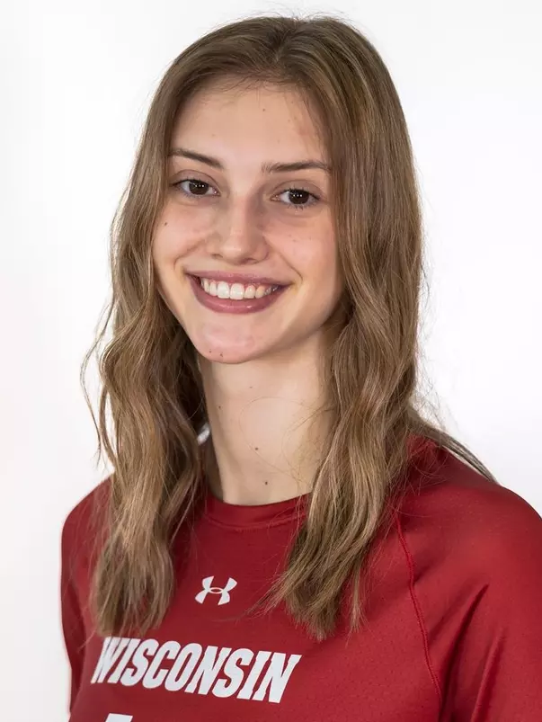 Anna Smrek head shot