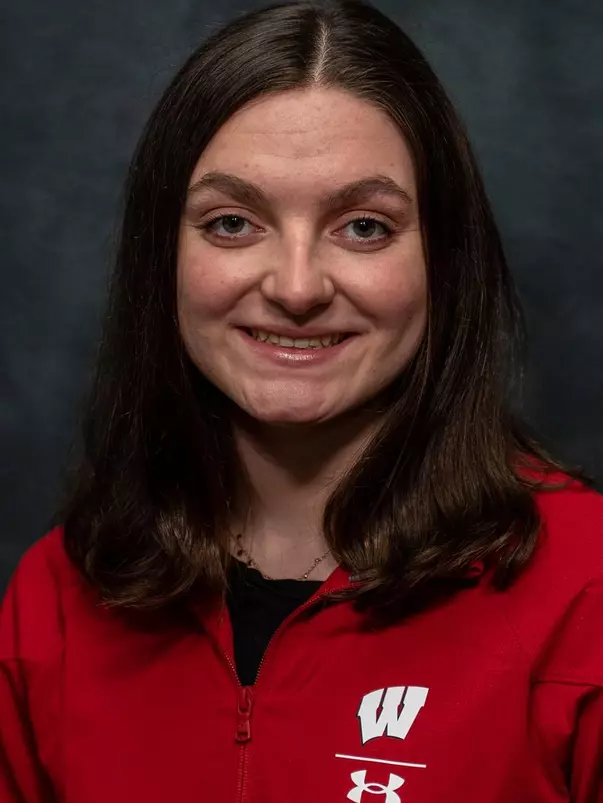 Emily Ecker Headshot