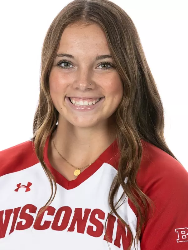 Ava Kuszak Headshot Image