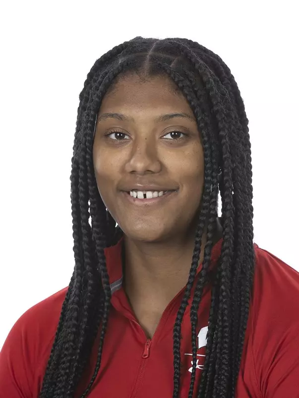 Headshot of Laila Edwards of the Wisconsin Badgers women’s hockey team, Tuesday, Sept. 6, 2022 in Madison, Wis. Photo by David Stluka/Wisconsin Athletic Communications)