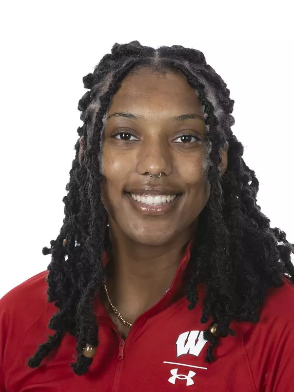 Headshot of Chayla Edwards of the Wisconsin Badgers women’s hockey team, Tuesday, Sept. 6, 2022 in Madison, Wis. Photo by David Stluka/Wisconsin Athletic Communications)
