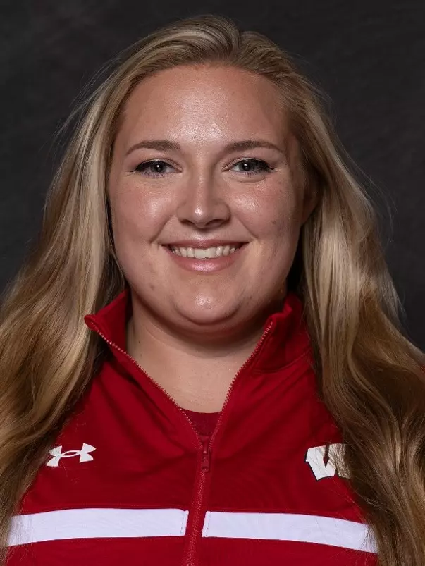 Chloe Lindeman 2023 WTrack Headshot