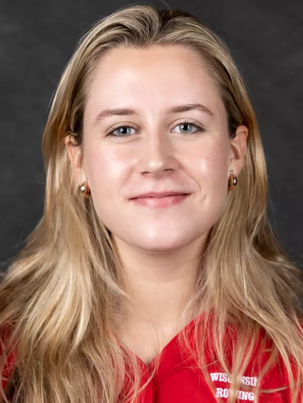 Bella Moore Headshot