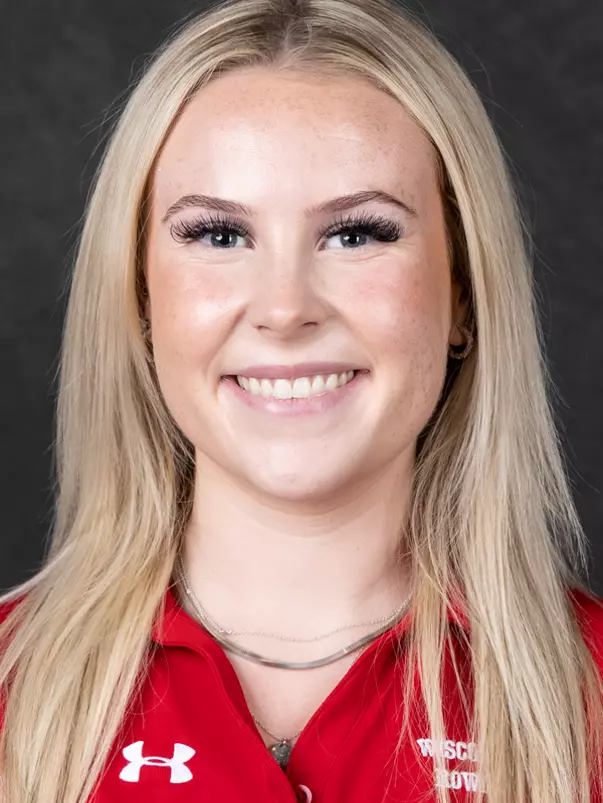 Ella Pierce Headshot