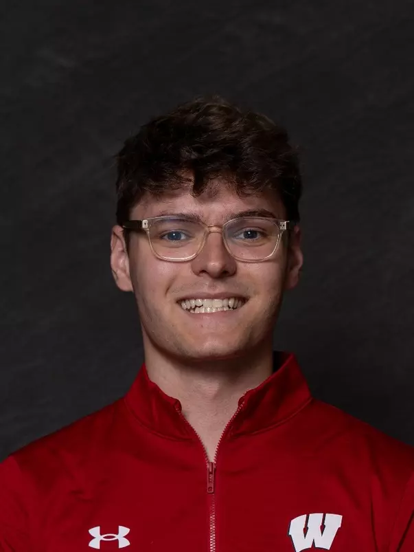 Max Peckenschneider headshot