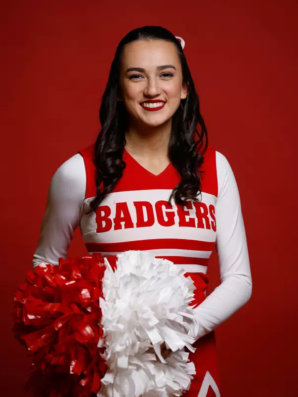 Julia Gnadt 2023-24 Spirit Squad - Cheer headshot photo