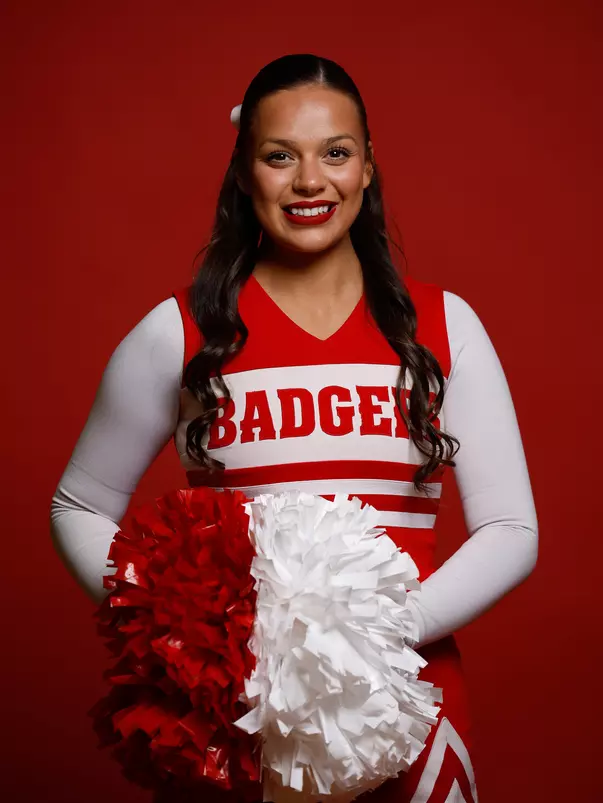 Olivia Gnadt 2023-24 Spirit Squad - Cheer headshot photo