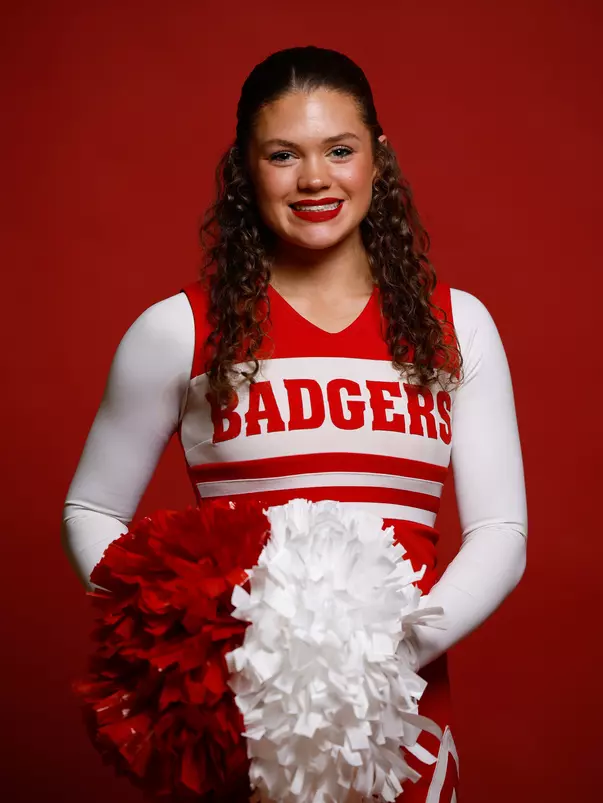 Maddy Lund 2023-24 Spirit Squad - Cheer headshot photo