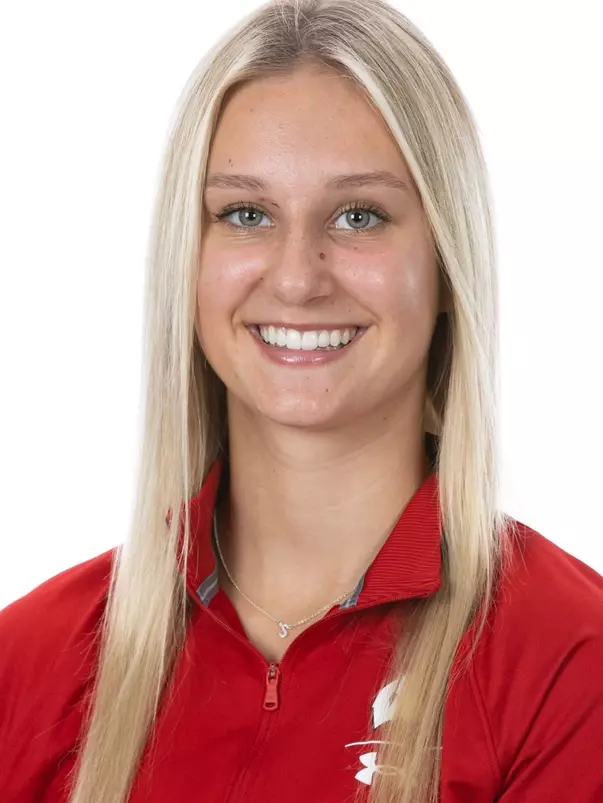 Sophie Helgeson Headshot