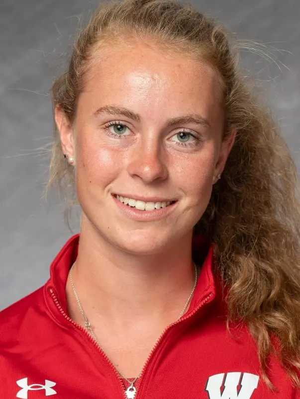 Ana Schoesser headshot