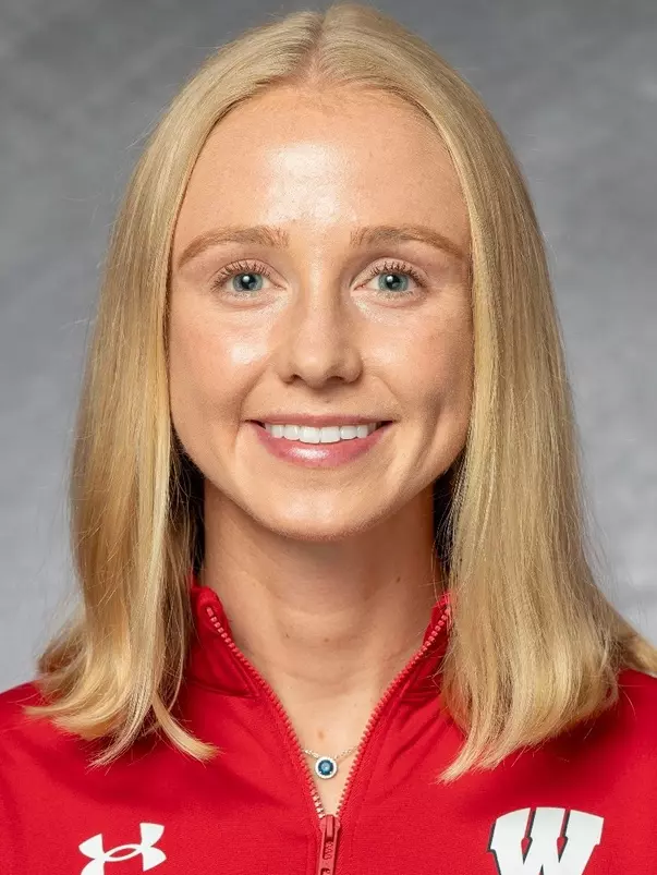 Shea Ruhly headshot