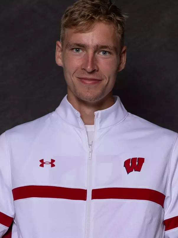 Oliver Olsson Head Shot