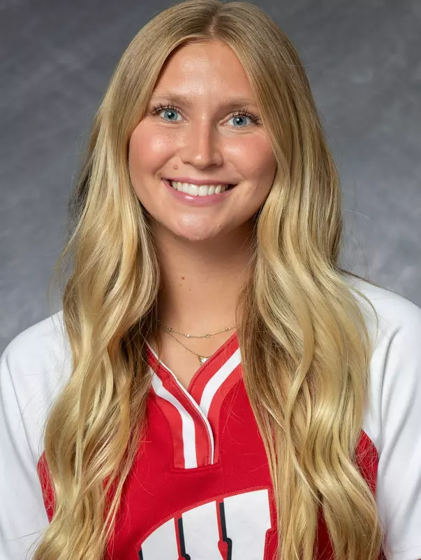 Skylar Sirdashney headshot