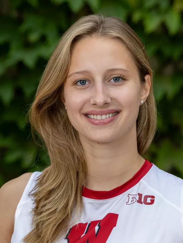 Wisconsin Badgers 2024 Volleyball headshot of Tosia Serafinowska (19), Aug. 29, 2024, in Madison, Wis. (Photo by David Stluka/Wisconsin Athletic Communications)