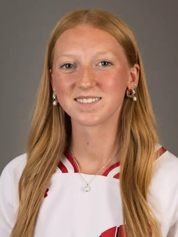 Danielle Lucey of the University of Wisconsin softball team poses for his headshot September 4, 2024 in Madison, Wisconsin.
Photo by Tom Lynn/Wisconsin Athletic Communications