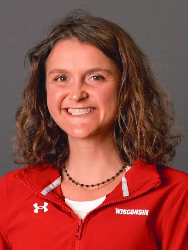 Bella Jacobsen headshot 2025