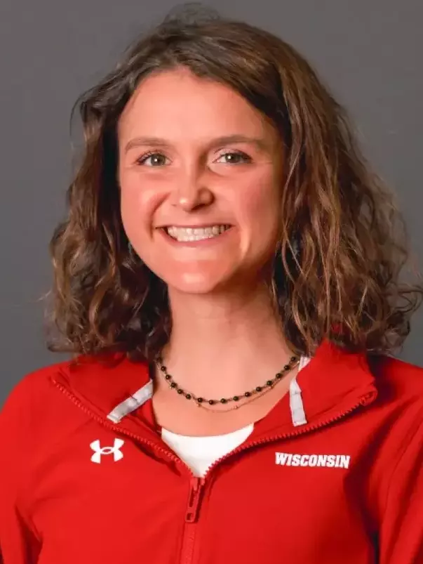 Bella Jacobsen headshot 2025