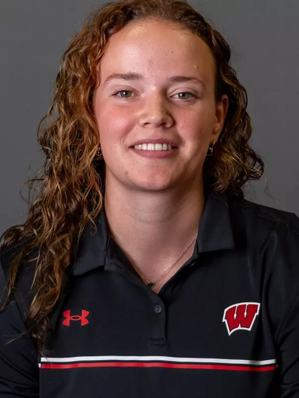 Mare van de Velde head shot