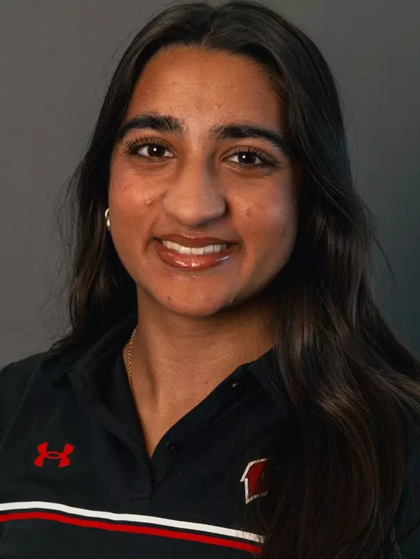 Anika Salaniwal head shot