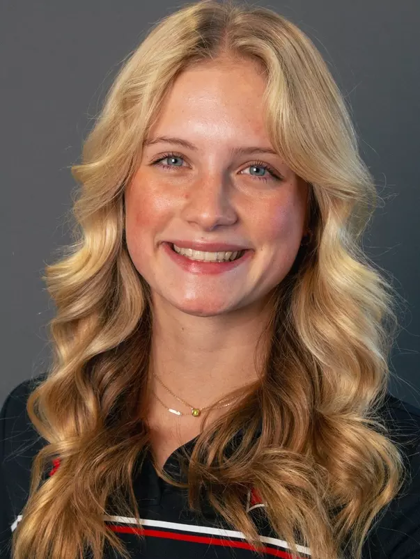 Leah Pereira head shot